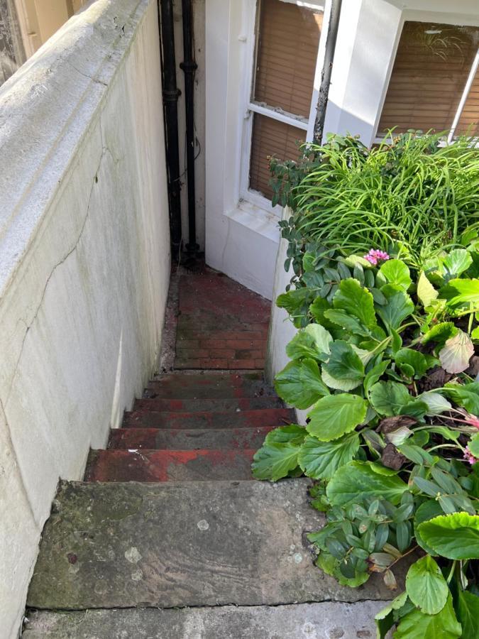 Stylish Central Basement Studio, With Outdoor Space Brighton Екстериор снимка